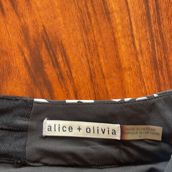 Fizer box - pleated glasses skirt. - Picture 3 of 3